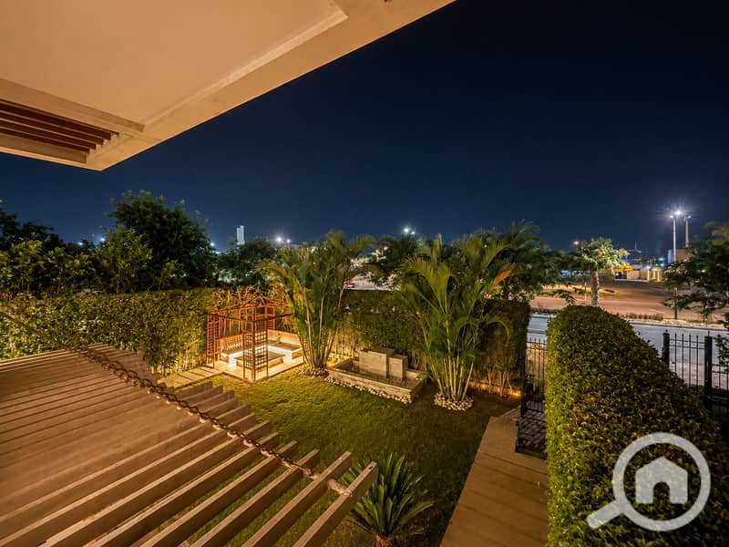 Duplex for Sale | Westown Beverly Hills Sheikh Zayed 245 SQM Built-up Area 130 SQM Private Garden 3 Bedrooms 3 Bathrooms Master Bed – pohled 3