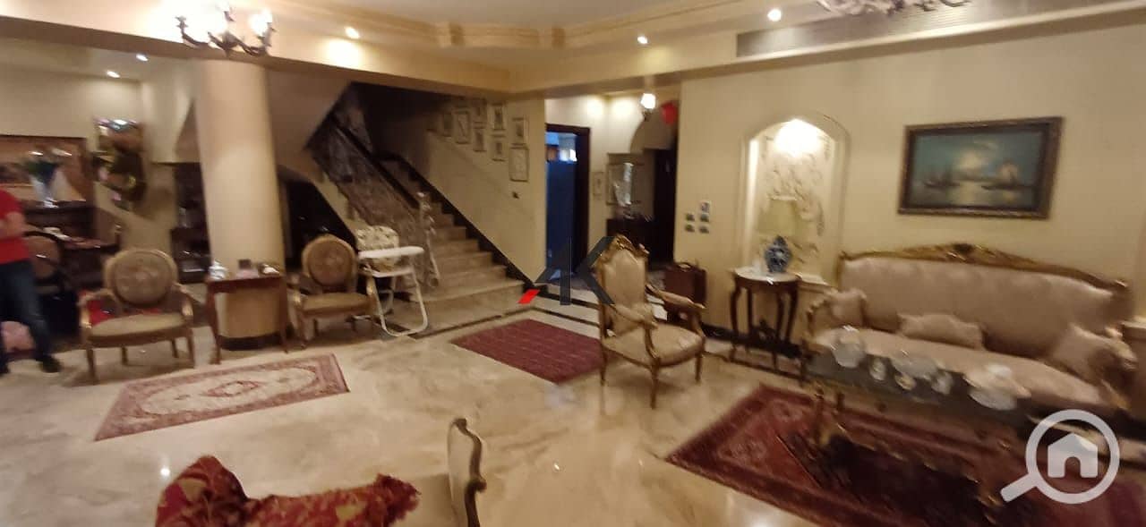 Furnished Twin House Villa L433m. with pool For sale in Les Rois - New Cairo - Mehr