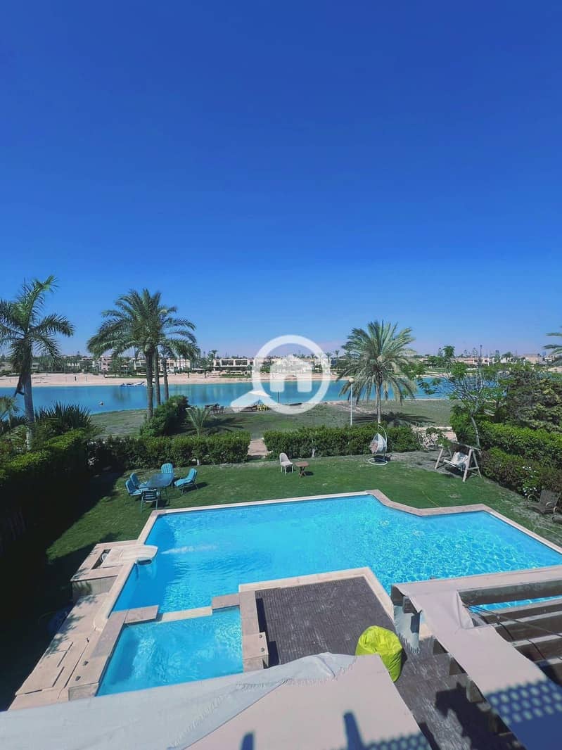 Villa in Marina 5 with a private pool, first line on a private beach - Näkymä 4