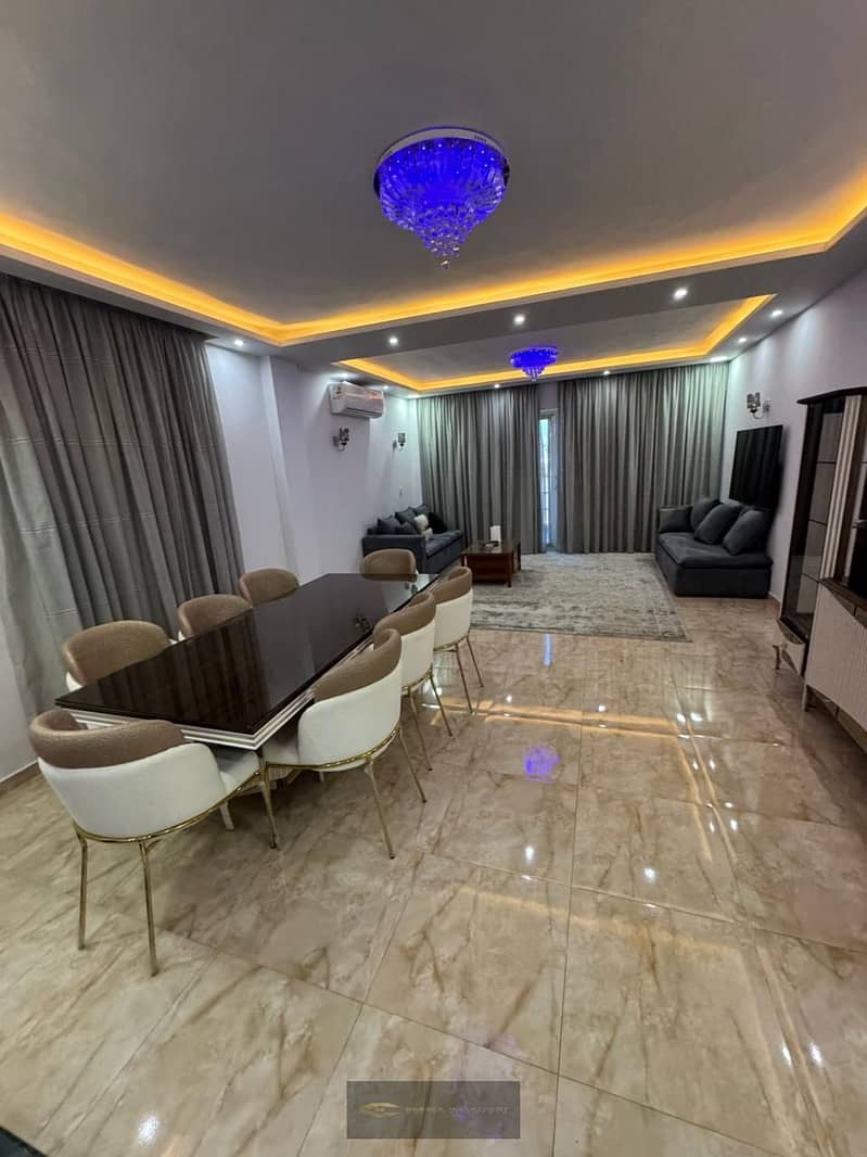 Fully Furnished Twin House for Sale 340 sqm BUA in Pyramids Walk, Sheikh Zayed | 4 Bedrooms - Aanzicht 2