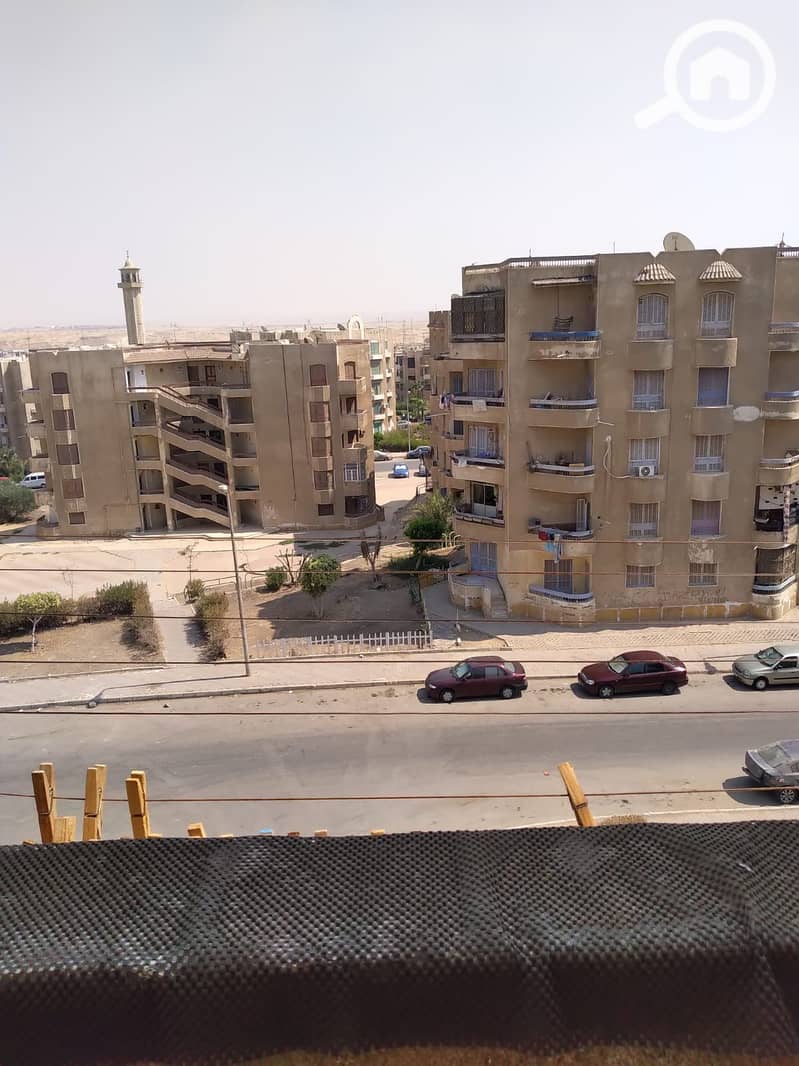 70m apartment for sale in Al Tagamu Al Thalith, fourth and last floor, super lux finishing, open view, eastern sea front, in a distinguished location. - Widok 2