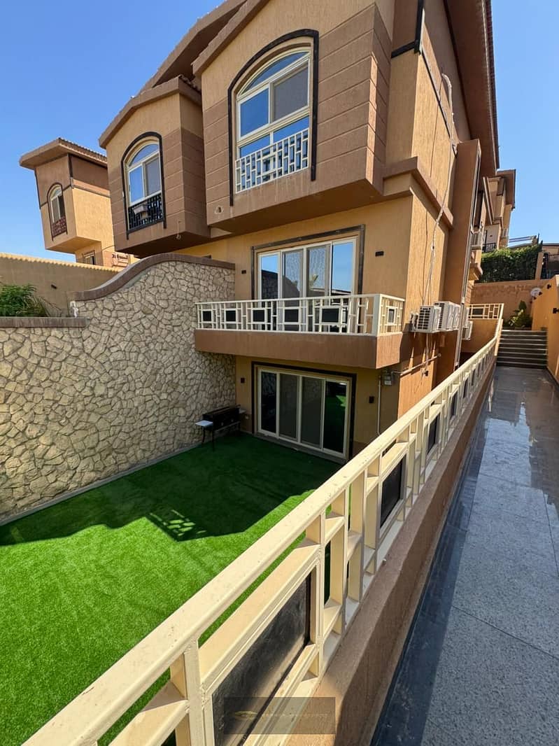 For sale, furnished twin house in Pyramids Walk Compound. A unique opportunity to own a luxurious fully furnished unit inside one of the distinguished compounds, with ready-to-move-in finishing and furnishings. - Widok 2