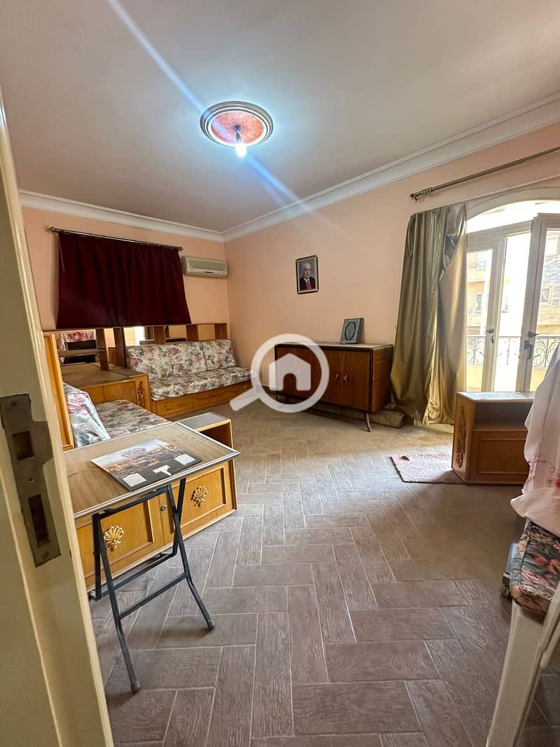 An exceptional apartment for sale, 220 sqm, with a direct north-facing orientation. Located in the Ninth Neighborhood (Villas Zone), just one minute f – další