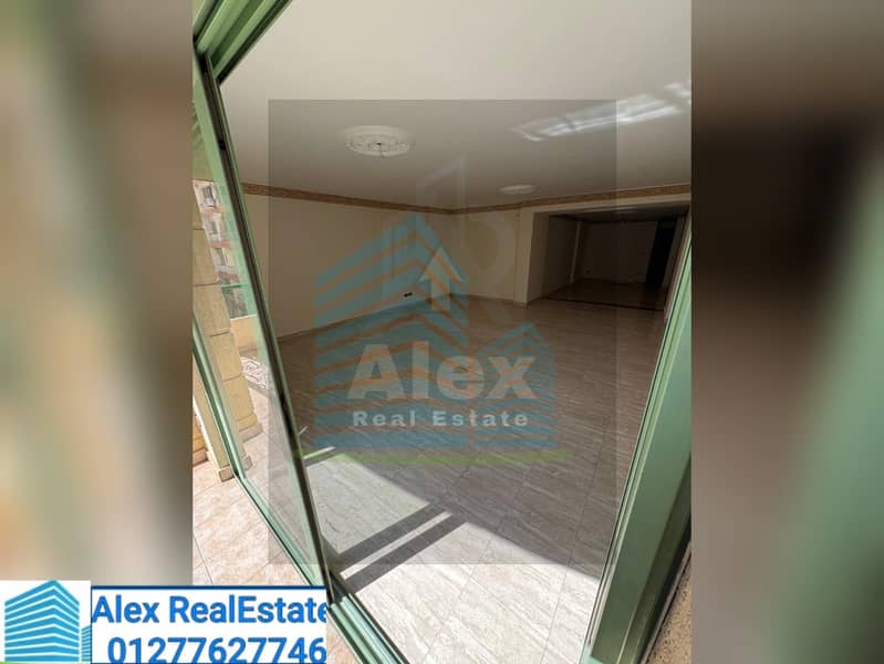 An apartment for residential rent in Stanley, steps from the sea - Widok 2