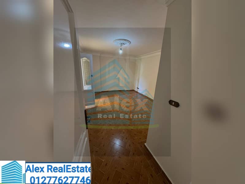 An apartment for residential rent in Stanley, steps from the sea - Widok 3