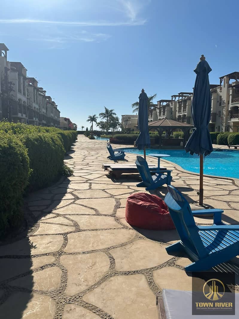 A unique investment opportunity: a ground-floor chalet with a garden in a fully serviced resort on the Zaafarana Road, Blue Blue Village, Ain Sokhna. , - Widok 3
