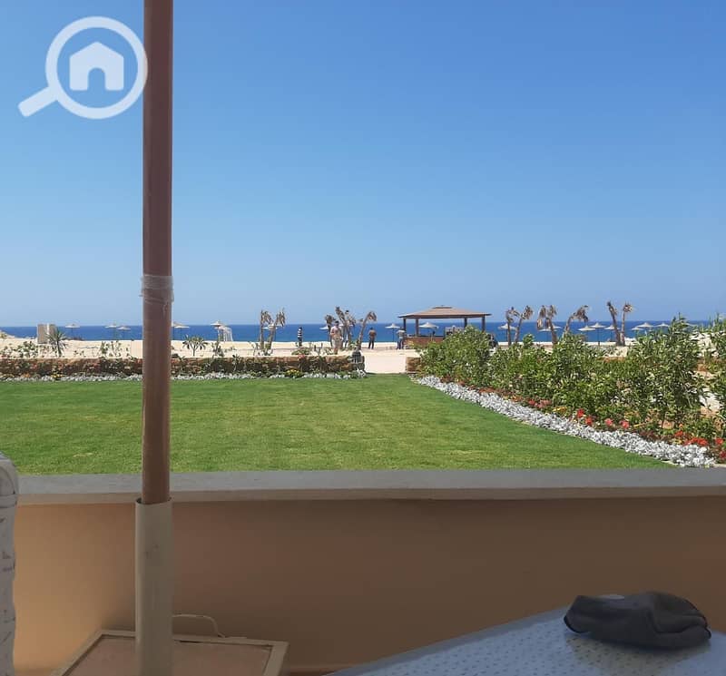 Own a great-value chalet, 124 m², in the North Coast with only a 25% down payment and immediate delivery. Direct sea view and swimming pool view, feat - Ansicht 4