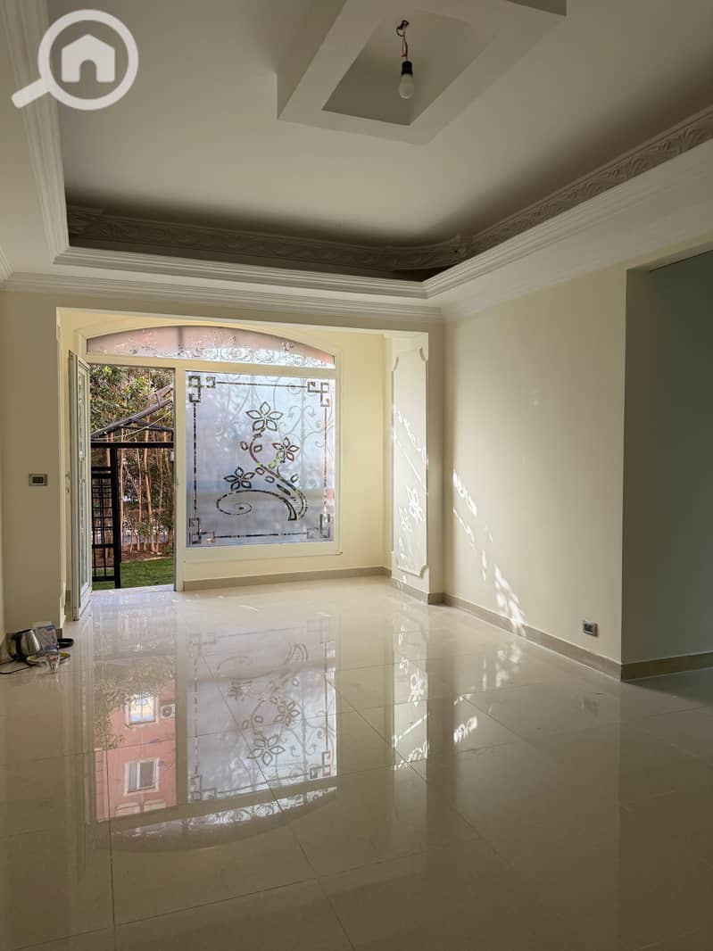 Ground floor apartment for sale with a garden in the compound Rawdat Zayed, ultra-lux finishing. - Ansicht 2