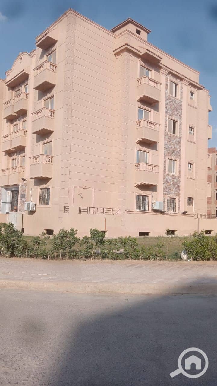 For rent, a 200m ground floor apartment with a 300m garden, furnished, with air conditioning and a kitchen in Dream Land compound for 35,000. - Ansicht 3