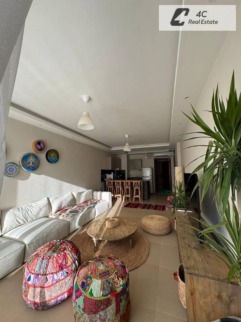 IN Pavo Phase chalet Fully finished with Ac's+kitchen and furniture 2 bedrooms ready to move for sale in Azha Ain Sokhna - Więcej