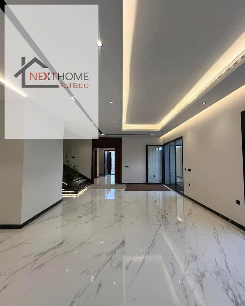 Fully finished duplex with a private garden in Corniche Heights, located next to The American University in Cairo (AUC), featuring a prime location - Więcej