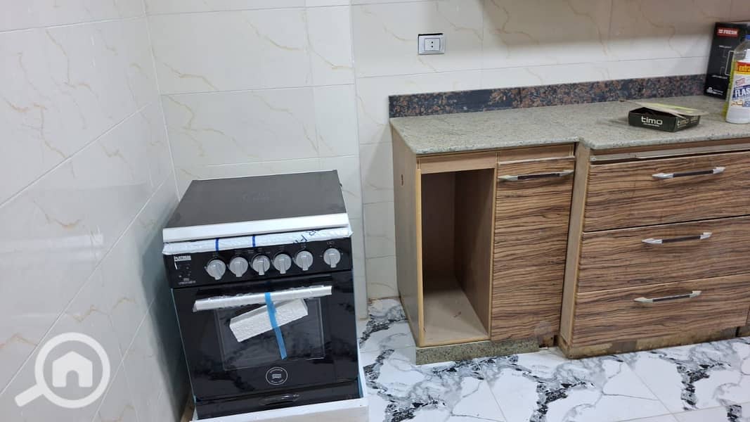 For rent furnished ground floor apartment 200m 3 rooms and 300m garden in Dreamland Compound 50 thousand - Mehr