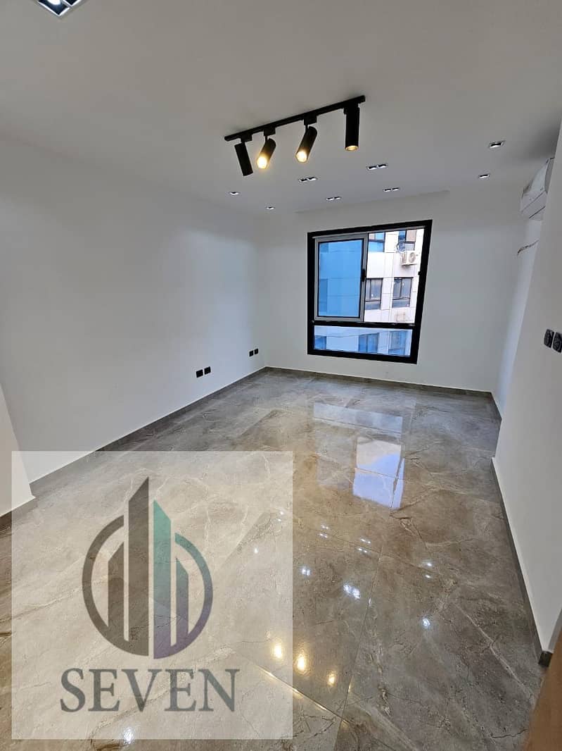 *Office for Rent, 170 sqm, licensed administrative building, Zahraa Al Maadi, prime location for big companies* - Więcej