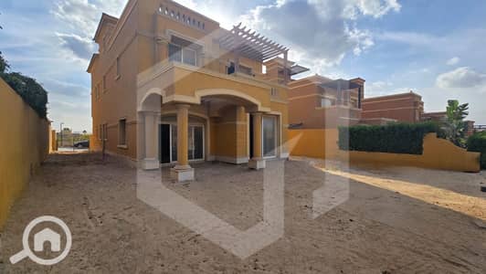 5 Bedroom Villa for Sale in Sheikh Zayed, Giza - Royal Meadows Arco 1. jpeg
