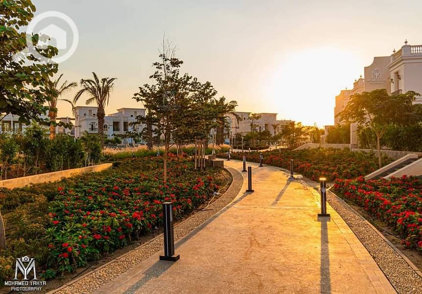 You now own your apartment with immediate handover and fully finished in New Garden City compound in the heart of the Administrative Capital. - Więcej