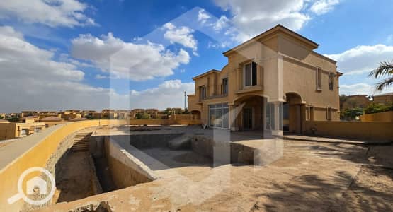 6 Bedroom Villa for Sale in Sheikh Zayed, Giza - Royal Meadows Arco 3. jpeg 6 Bedroom Villa for Sale in Sheikh Zayed, Giza - Royal Meadows Arco 3. jpeg