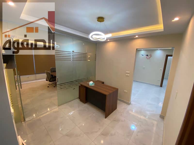 Apartment for rent in Zahra Al-Maadi, Ashgar Darna Compound, a prime and upscale location very close to Carrefour and all services, restaurants, and global brands. Rental options for administrative or residential use. - Ansicht 4