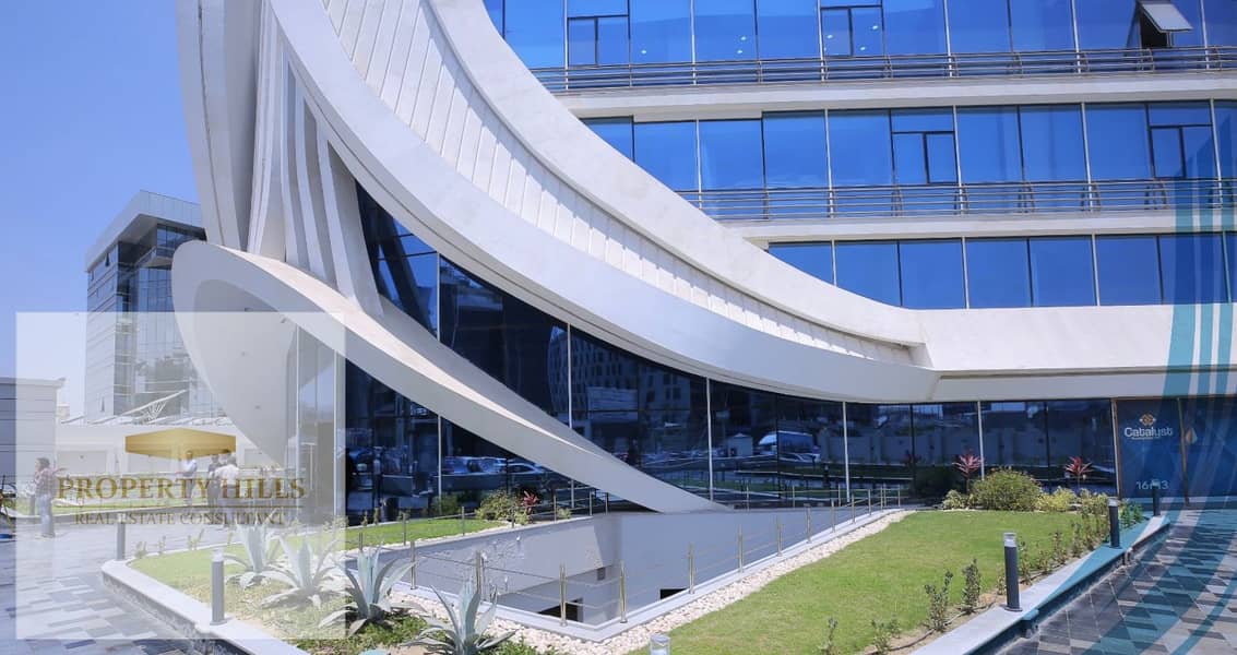 Finished ground floor office near the entrance in Fifth Settlement, price payable in installments. - Więcej