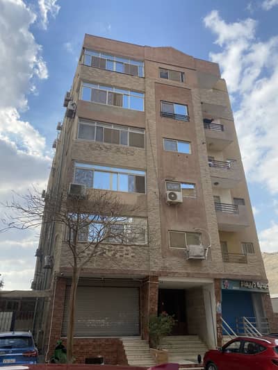 Retail for Sale in Mokattam, Cairo - محل تجاري للبيع في المقطم الهضبة الوسطى الحي الأول