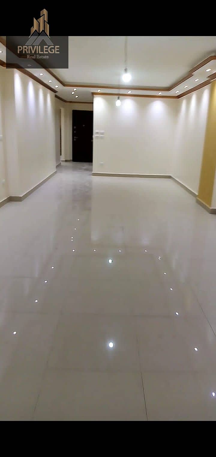 For rent, an ultra-luxurious apartment in New Maadi – 306 Street from El Nasr Street. Open view at a special price. - Widok 4