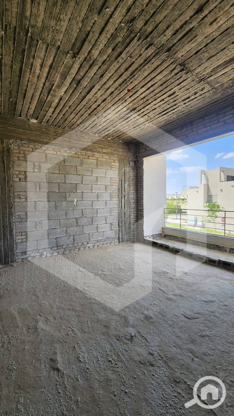 Twin House in a Prime Location Ready To Move with a Private Garden for sale in The Crown, Palm Hills, 6th Of October City - Mehr