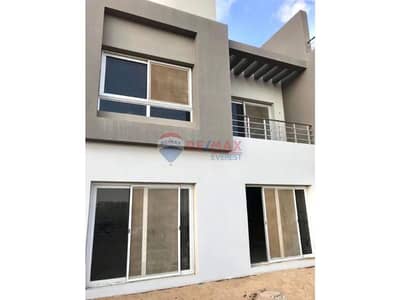 4 Bedroom Townhouse for Sale in Sheikh Zayed, Giza - WhatsApp Image 2026-06-20 at 14.55. 01 (3). jpg 4 Bedroom Townhouse for Sale in Sheikh Zayed, Giza - WhatsApp Image 2026-06-20 at 14.55. 01 (3). jpg