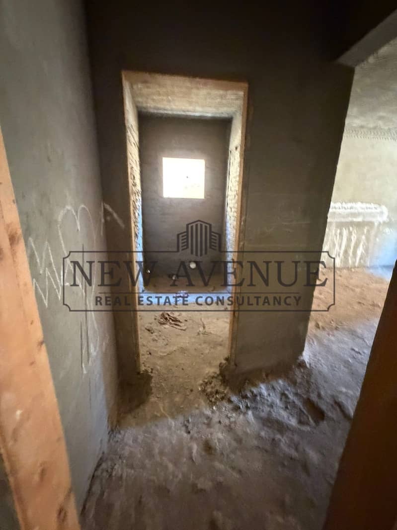 duplex ready to move Prime Location Facing All Services in el banafseg 10 new cairo - Widok 2