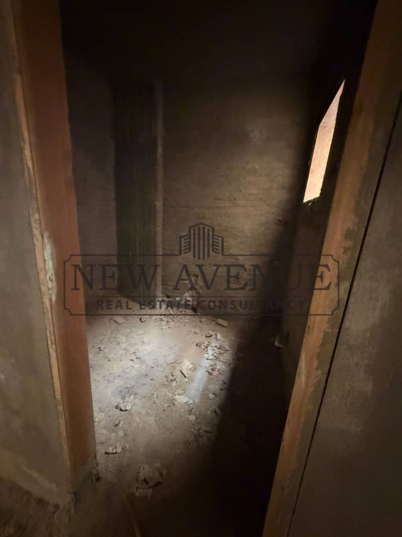 duplex ready to move Prime Location Facing All Services in el banafseg 10 new cairo - Widok 5