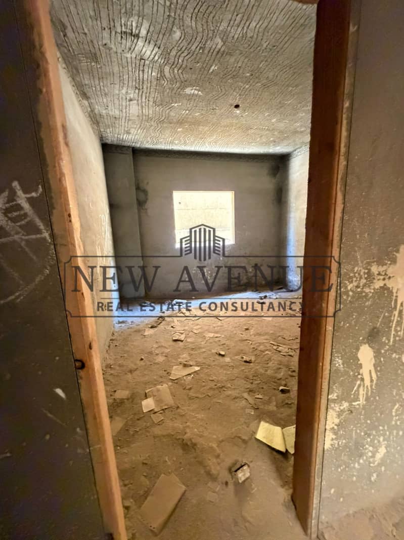 duplex ready to move Prime Location Facing All Services in el banafseg 10 new cairo - Widok 6