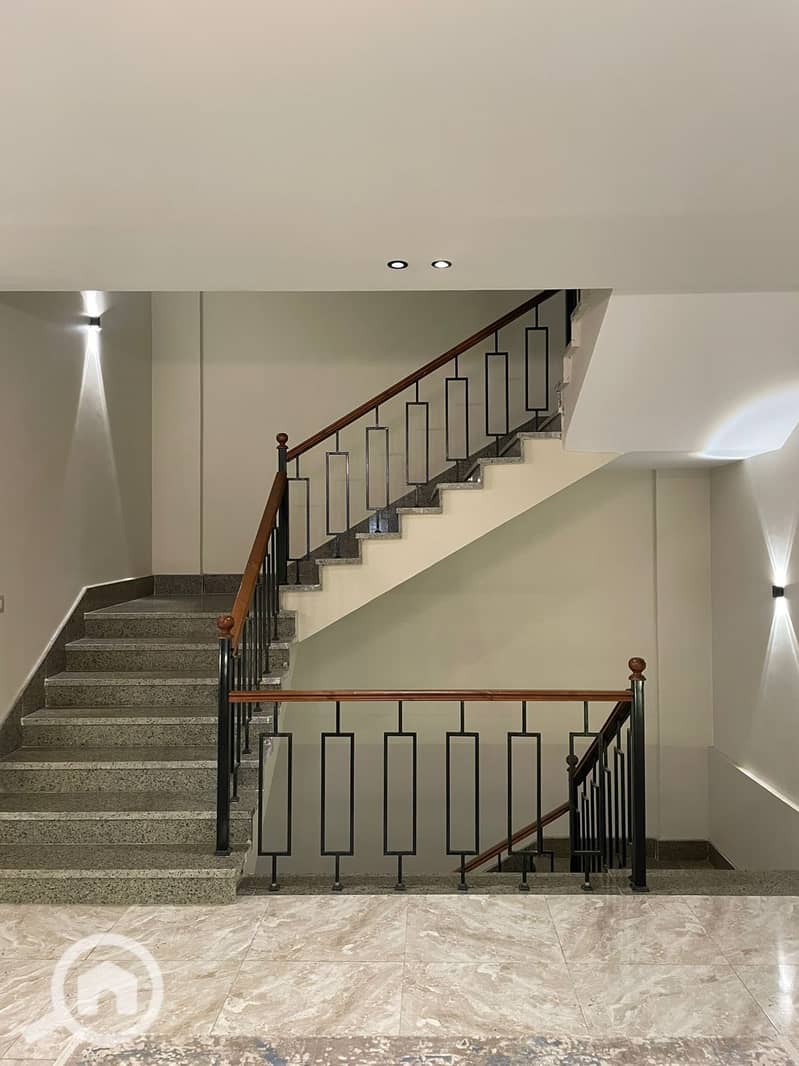 Luxury Finished Villa for Sale in 9th District, Sheikh Zayed Ready to move -Prime location -lowest total - Ansicht 5