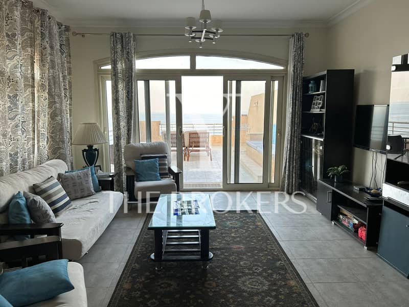 Own a stunning chalet in one of the most prestigious destinations on the Red Sea overlooking the Swimming Pool - Mehr