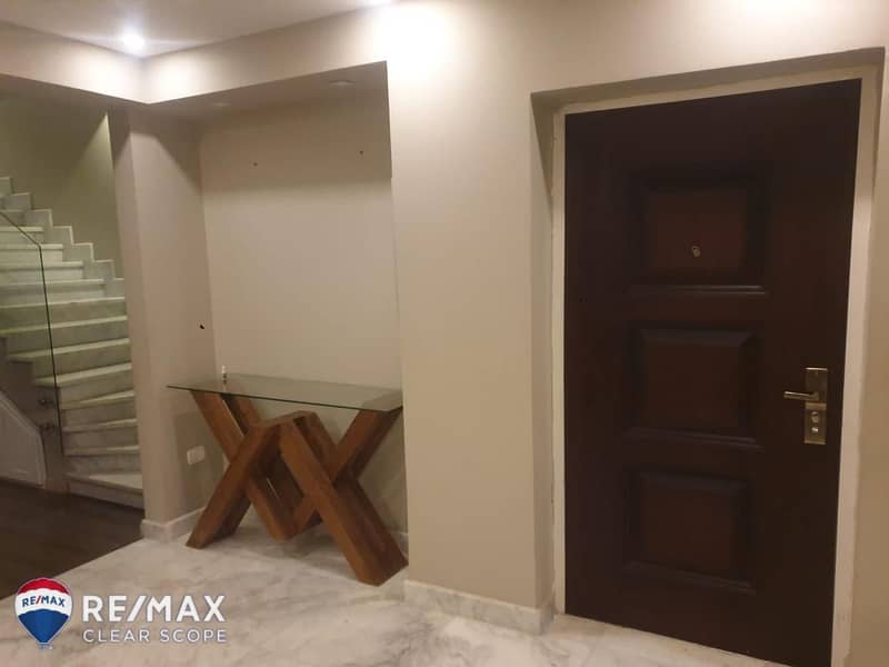 Fully Furnished Penthouse with 80 SQM Roof for Rent in Mountain View Hyde Park - Ansicht 4