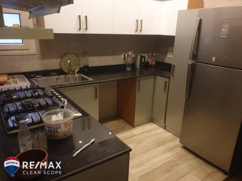 Fully Furnished Penthouse with 80 SQM Roof for Rent in Mountain View Hyde Park - Mehr
