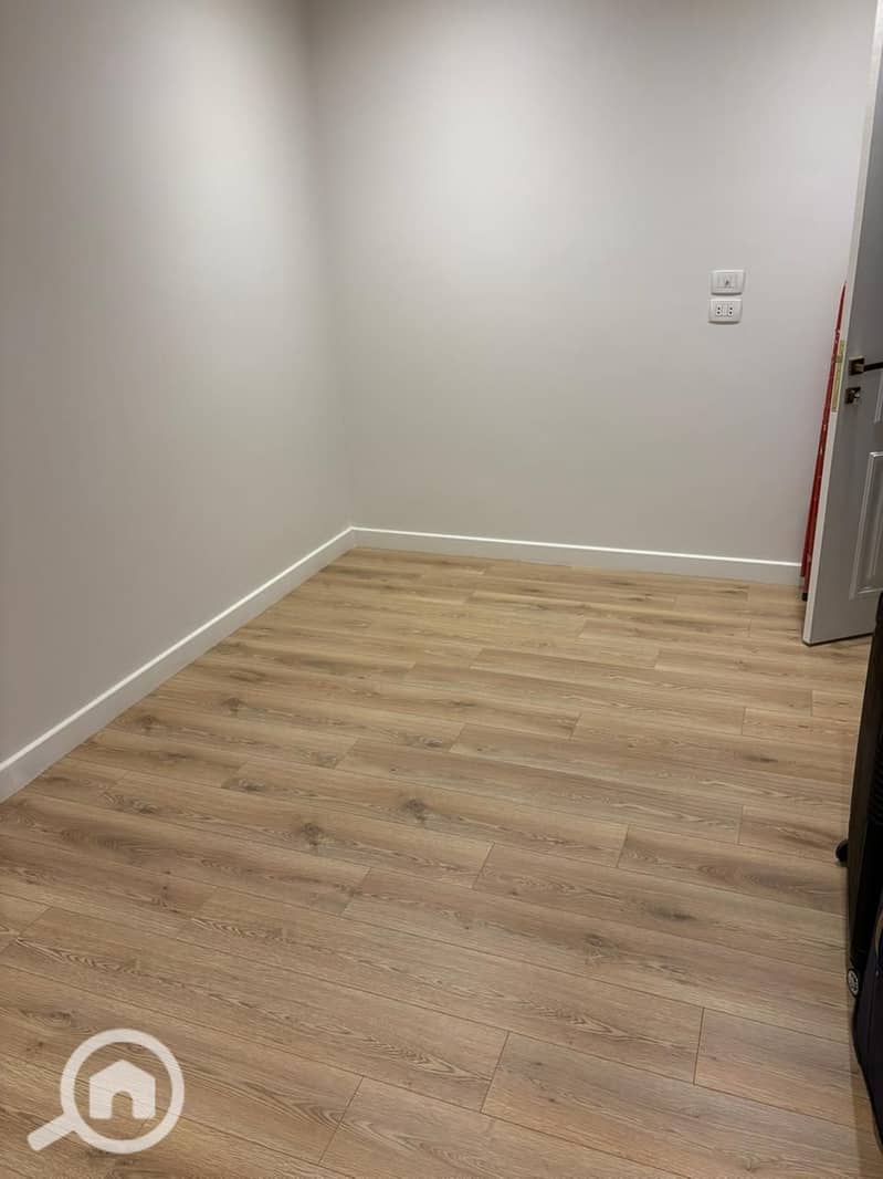 Immediate occupancy, 230 sq m super deluxe apartment with kitchen, Al Yasmin Compound, Sheikh Zayed - Ansicht 6