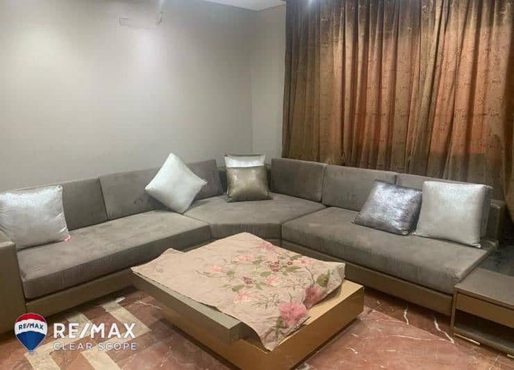 Fully Furnished Townhouse for Rent in Hyde Park – Prime Location - Więcej