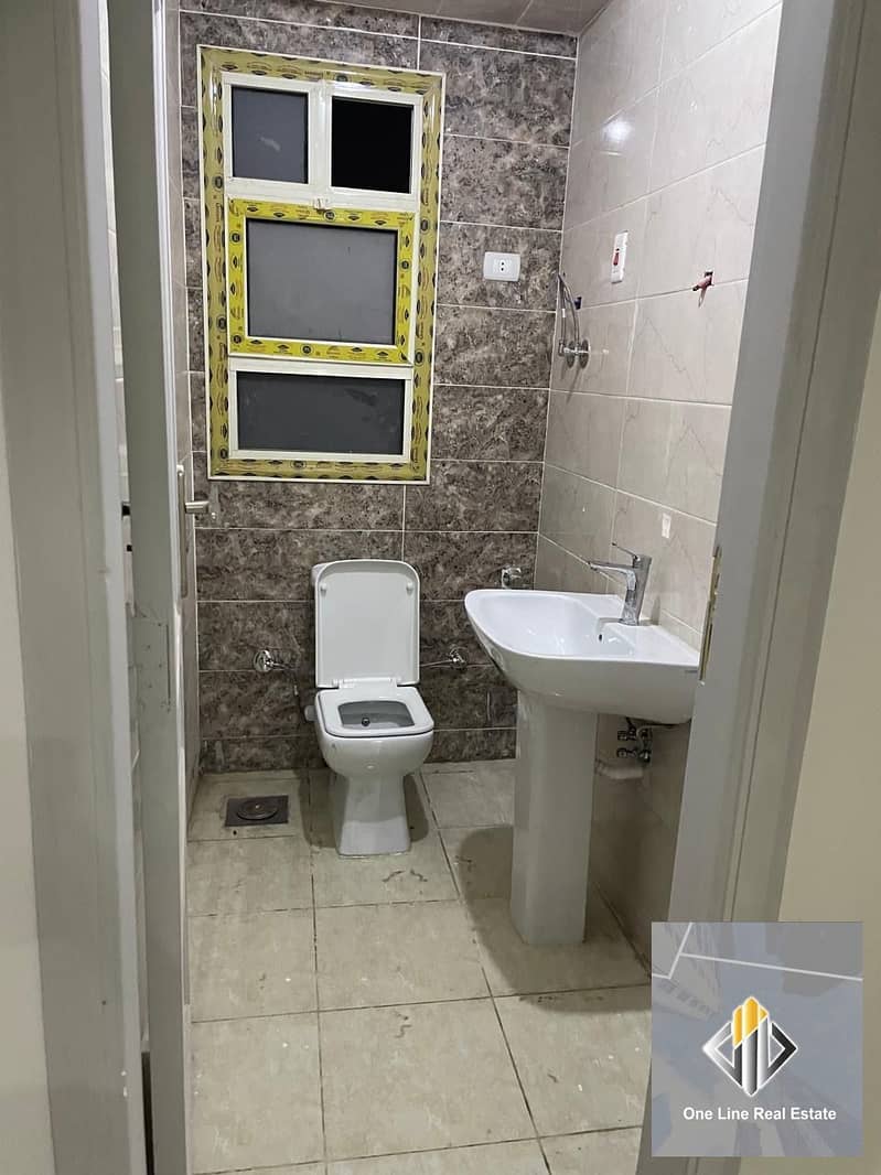 Apartment for rent with excellent finishing next to the walkway of Ahl Zayed and Al Orman School inside a residential villa. - Widok 6