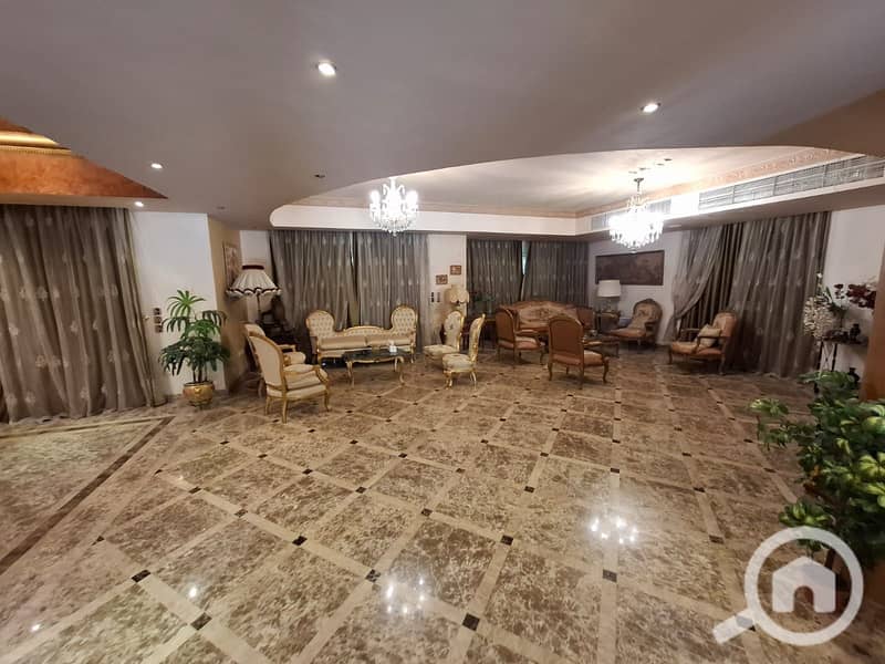 Villa for sale in a prime location in Katameya Hills compound - Vista 4