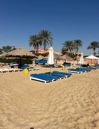3 Bedroom Chalet for Rent in Ain Sukhna, Suez - شاليه للإيجار بقريه بالميرا اجمل شاطيء رملي فرش فندقي 3 نوم