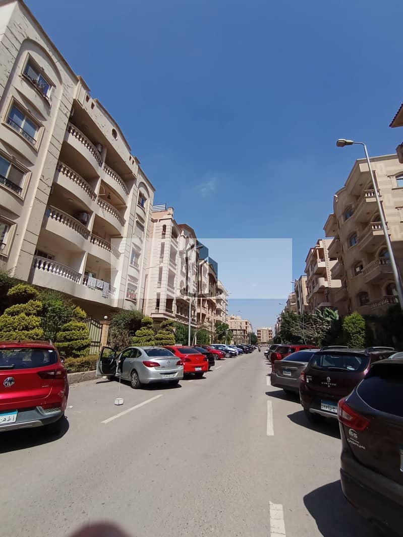 Apartment for sale bargain price negotiable with ultra super lux finishing next to Carrefour in Al Banafseg Fifth Settlement - Ansicht 2