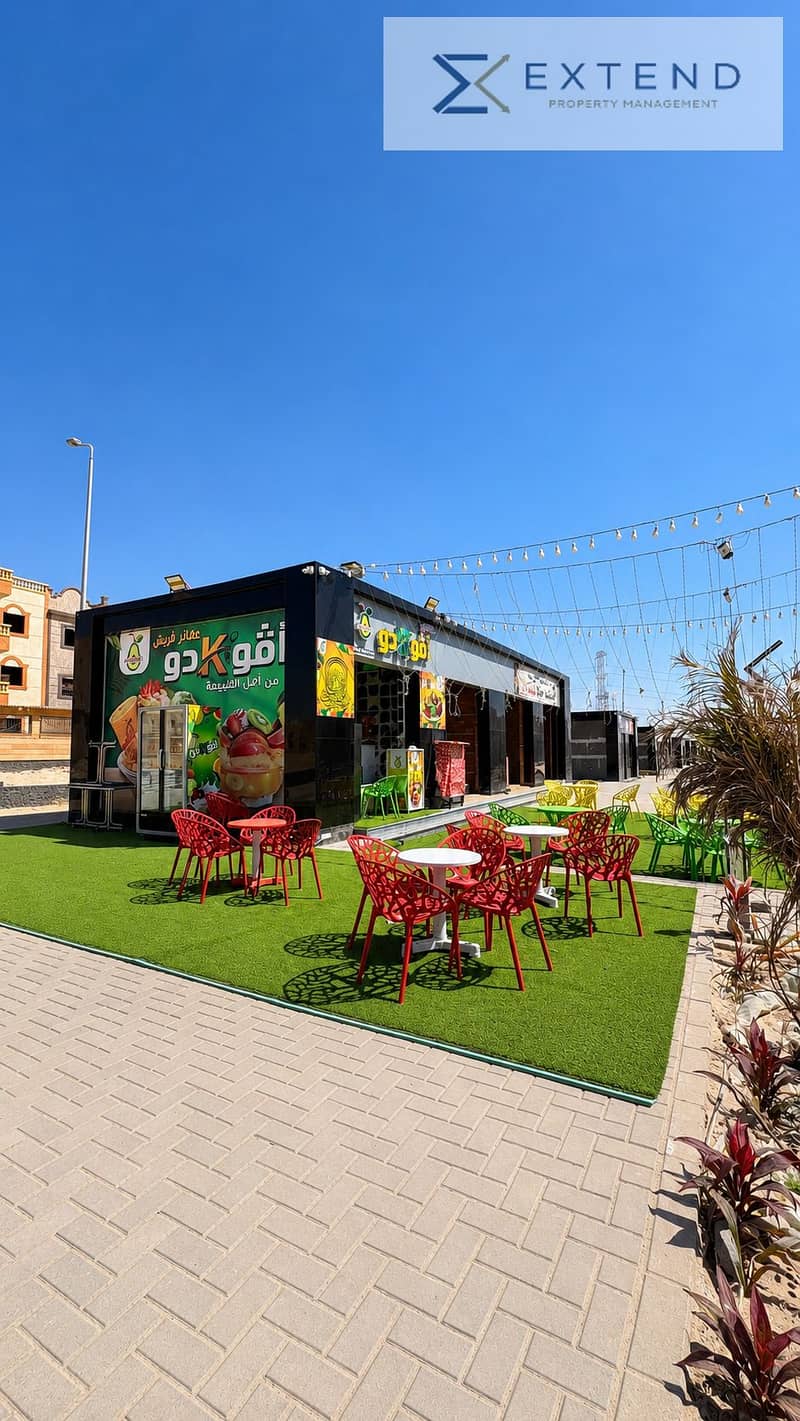 Clothing store for rent 25m in October Gardens with a distinctive facade and a vibrant location near the Italian neighborhood road amidst high-density residential areas. – pohled 5