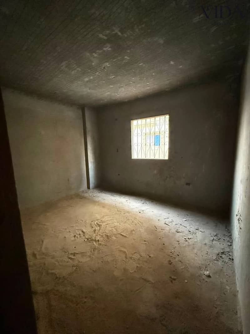 Apartment for Sale in District 11, 6 October City at a Special Price, Prime Location Close to Services and Main Roads, Ideal for Living or Investment. - Widok 3