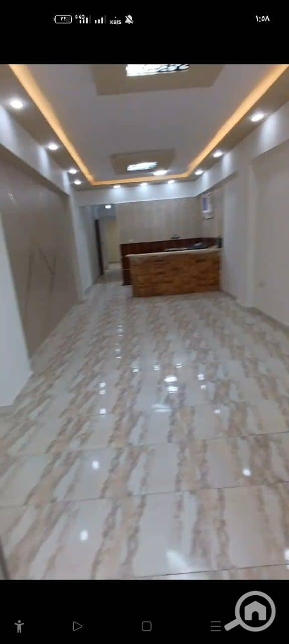 Modern 120 m² roof for annual rent, suitable for families or newlyweds, with super luxury finishing. All utilities are available: water, electricity, and elevator. It has 3 bedrooms, a two-piece reception, kitchen, and bathroom. Located on the seventh floor in Alexandria, Al-Ajami, kilo 21, at Al-Nakheel Beach in a very distinguished location. - Widok 2