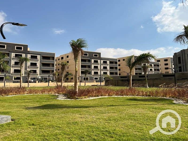 Apartment overlooking the club and water features in sephora - Widok 2