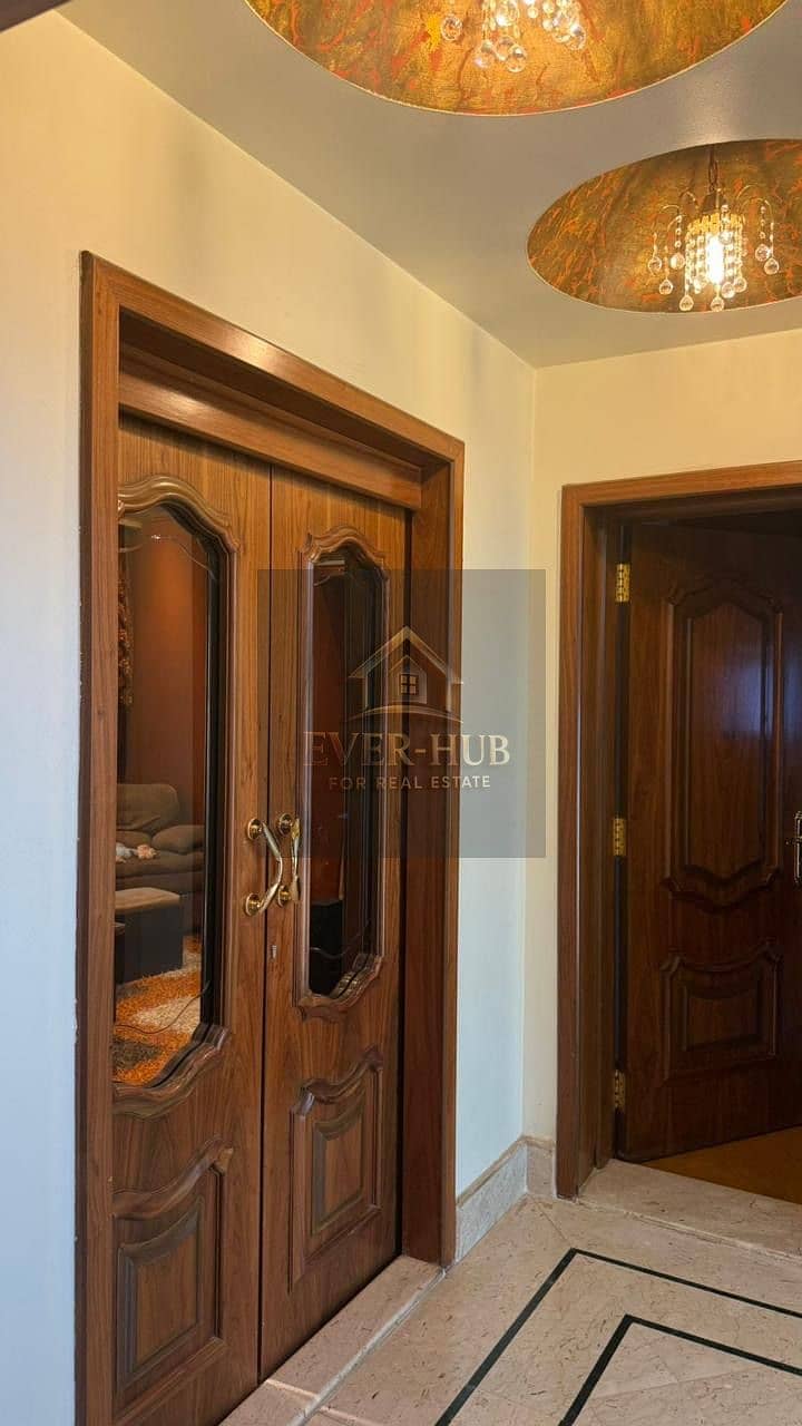 10 9c121ecb-77bc-4b9a-8ad4-01b6cba0ef42. jpg