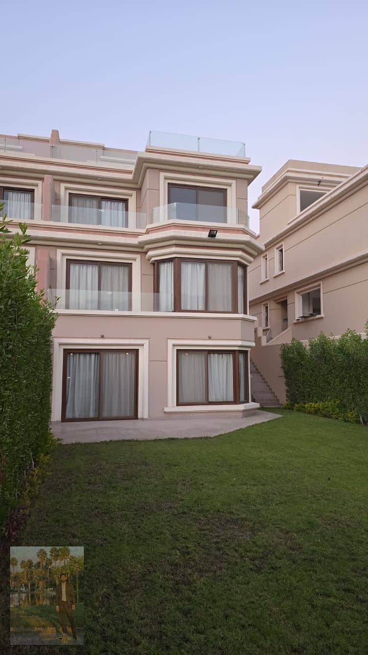 *Top View compound* New Cairo *Twin House Villa* for rent *Fully Furnished* Bua 500 M² Land 500 M² 4 Bedrooms 5 Bathrooms Maid room + bath Driver room + bath Laundry room Walkout basement with big multi purpose area Office room Indoor garage Central wat – pohled 5