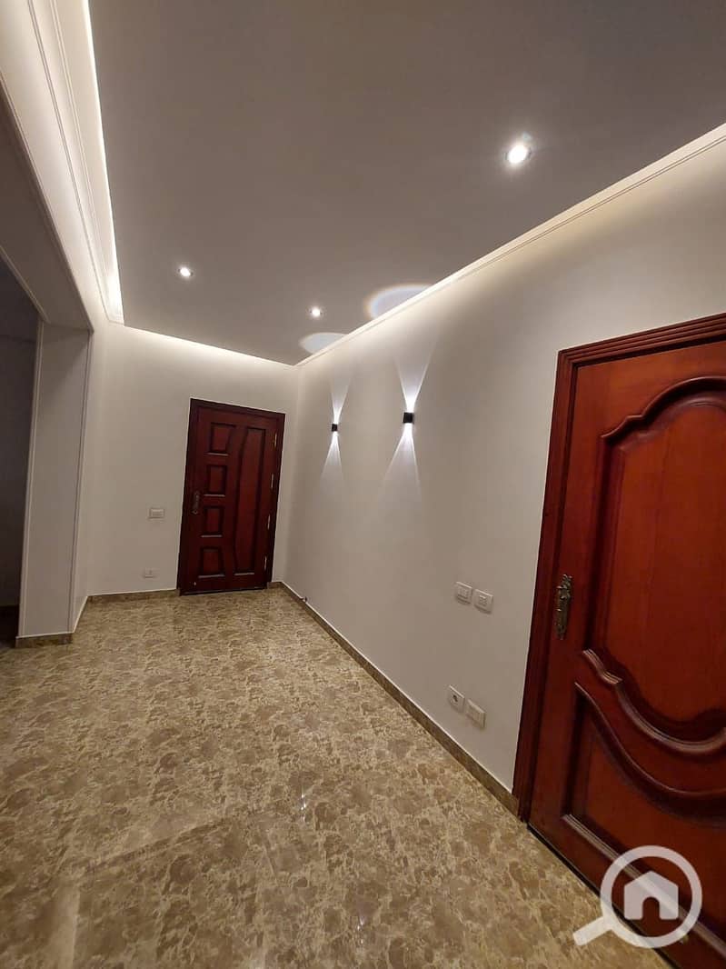 **Office for Rent in New Cairo – First Settlement – Al Banafseg Buildings** Prime location in the heart of services and transportation, ideal - Więcej