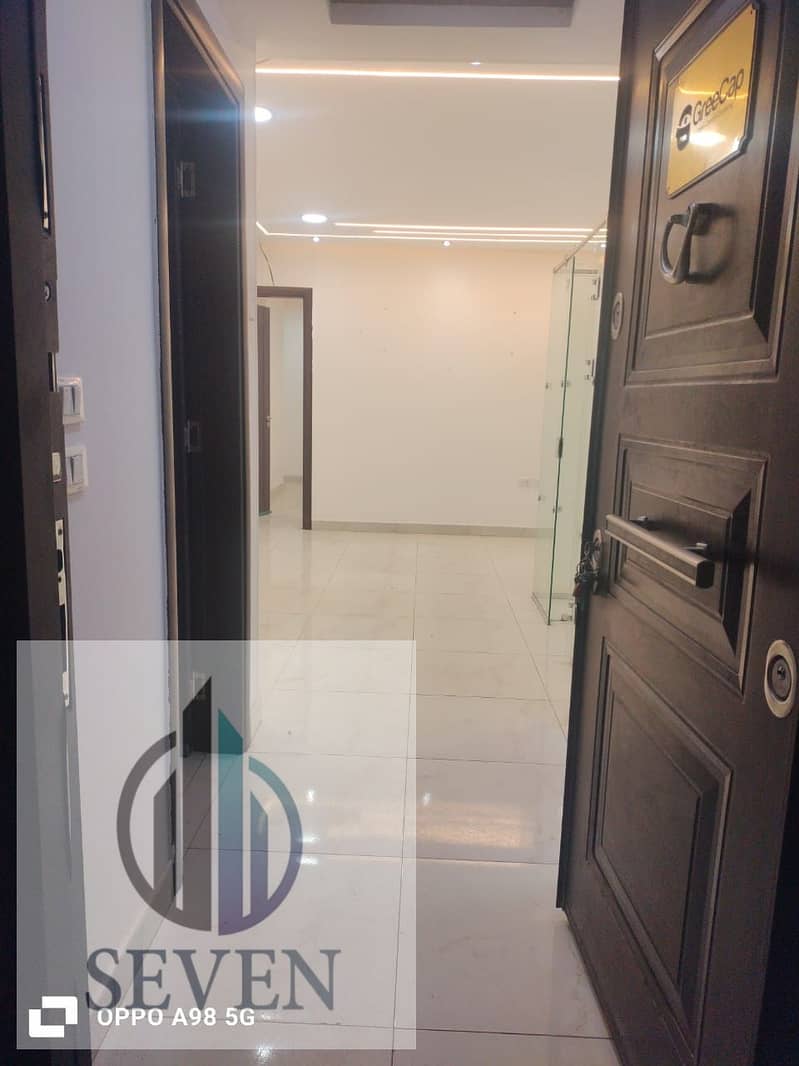 *Ultra-modern office for rent, 160 sqm, Rehana Plaza, Al-Morshedy, the most prestigious administrative building in Zahraa Al-Maadi* - Więcej