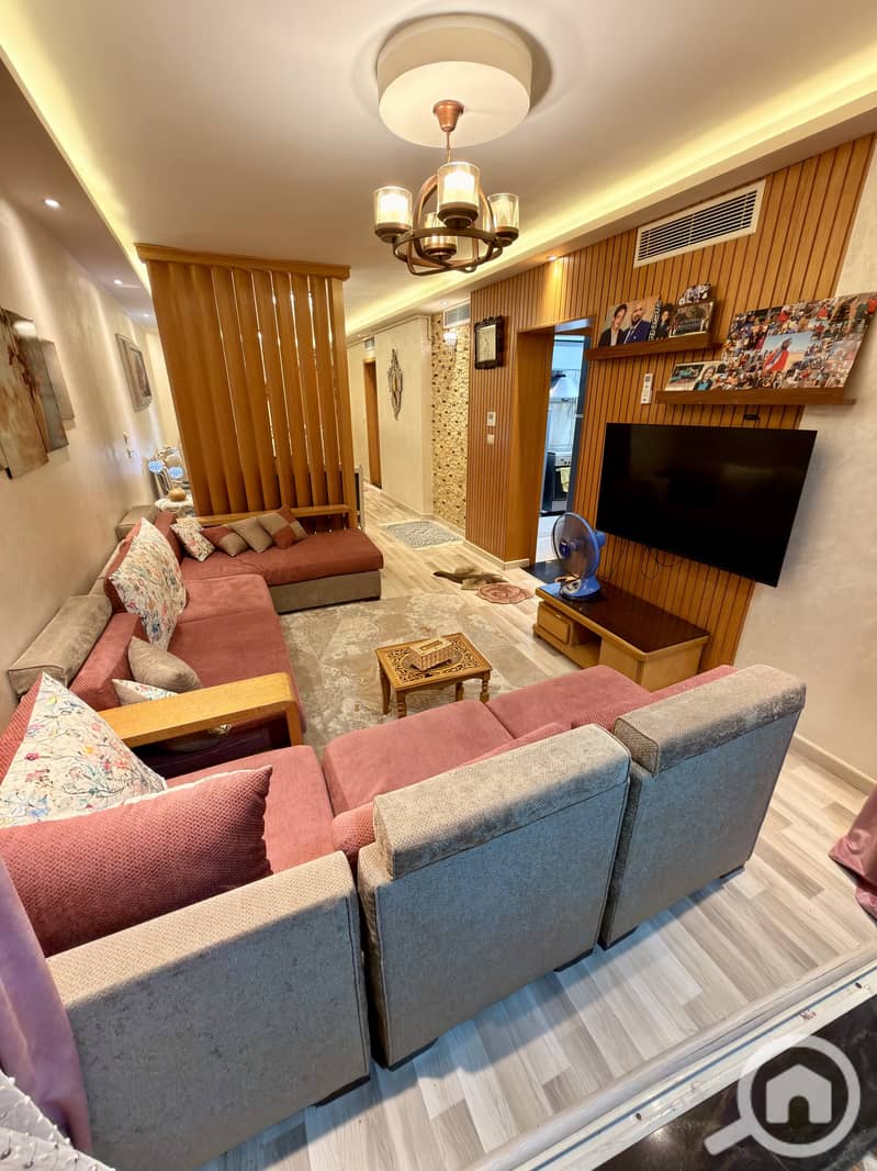 10 1000696441. jpg