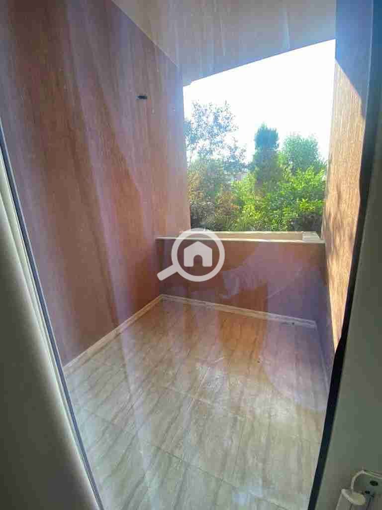 Furnished apartment for monthly rent – Hayat Heights Compound New Cairo Location: Hayat Heights Compound – New Cairo Area: 248 m² Ground floor with garden 3 bedrooms 3 bathrooms Master room Large reception Fully equipped kitchen Storage room Private garden 240 m Fully furnished Ult finishing - Widok 5