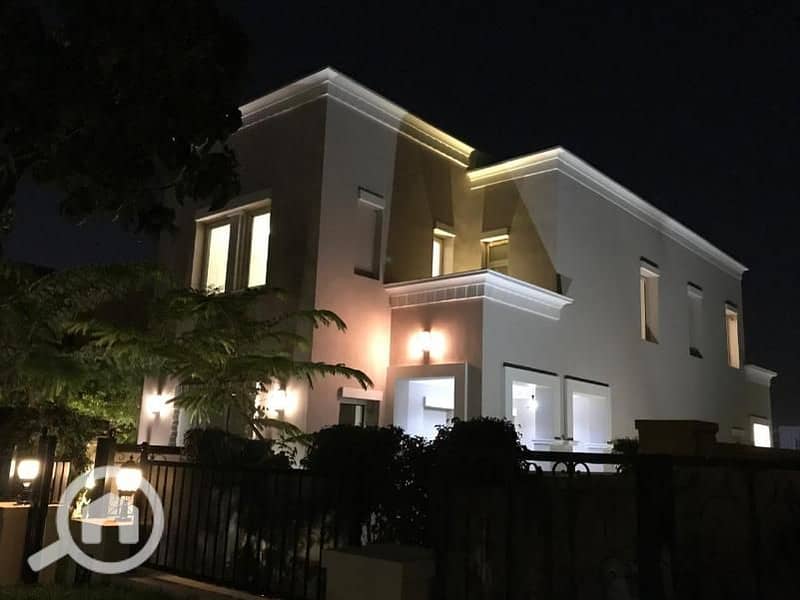Standalone Villa For Rent in Mivida Compound , New Cairo Luxury finishing with Owner finishing Prime location - Aanzicht 2
